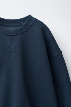 ZARA КОМПЛЕКТ ИЗ ТОЛСТОВКИ И БРЮК С ПРИНТОМ, СИНИЙ
