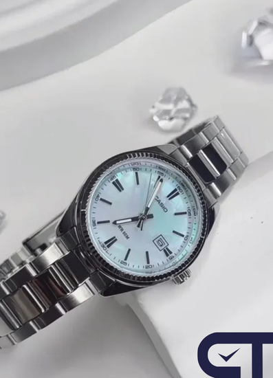 Casio LTP-1302DS-2A — женские часы с голубым перламутровым циферблатом и датой