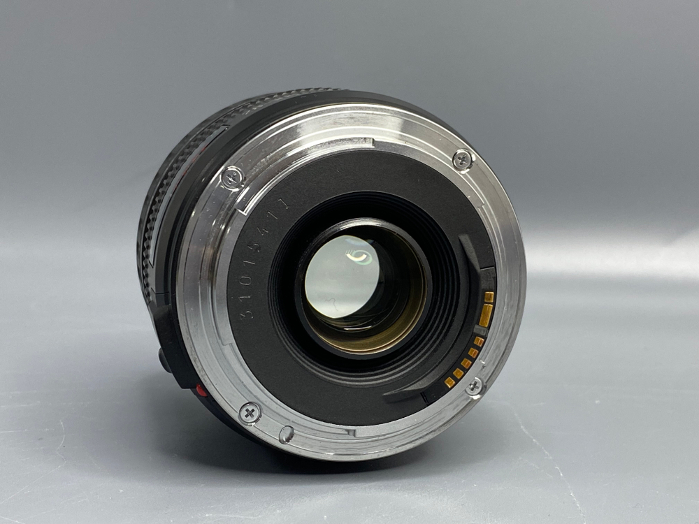 Canon EF 28-105mm (небольшой налёт)