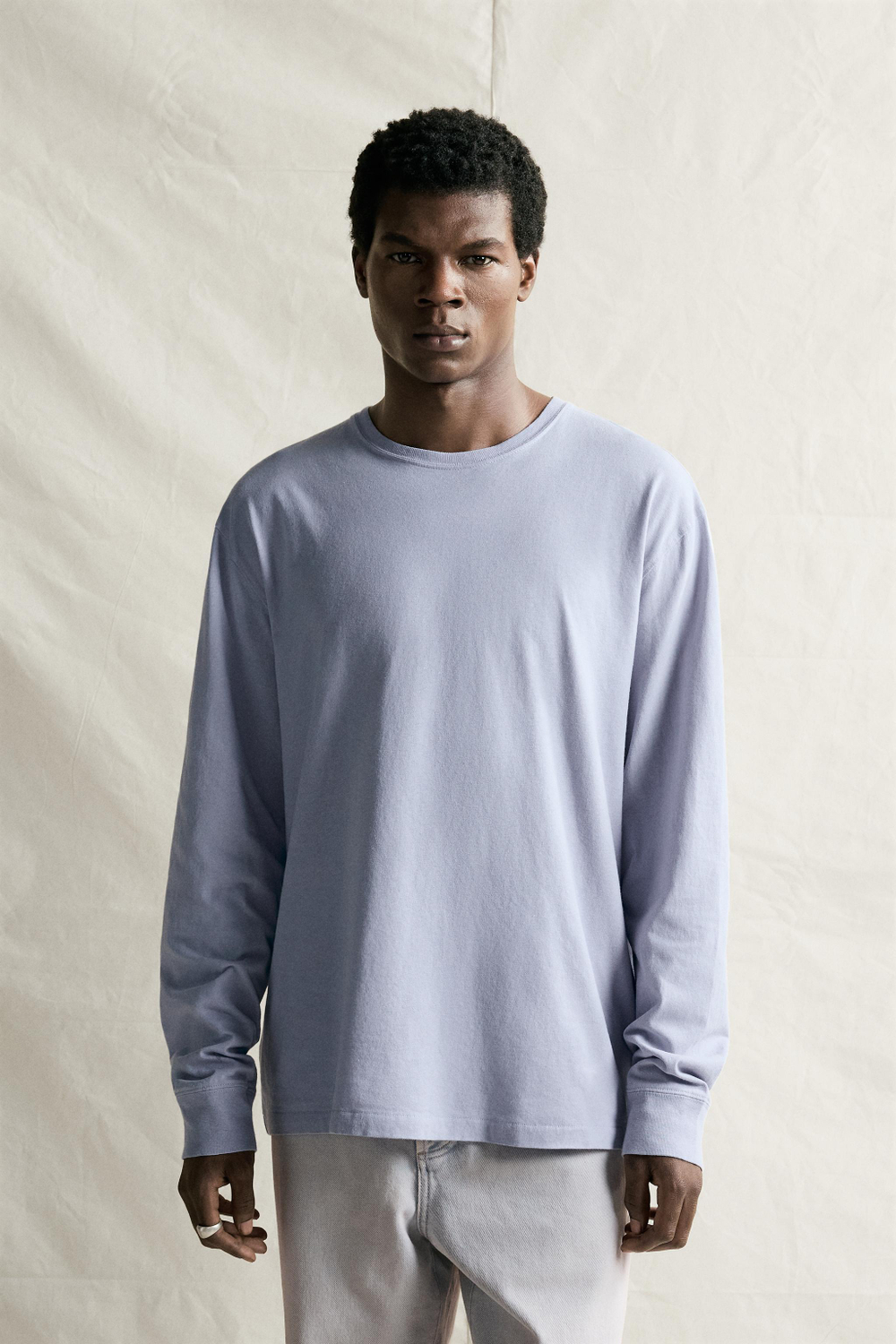 ФУТБОЛКА LIGHTWEIGHT С ДЛИННЫМИ РУКАВАМИ — ZARA