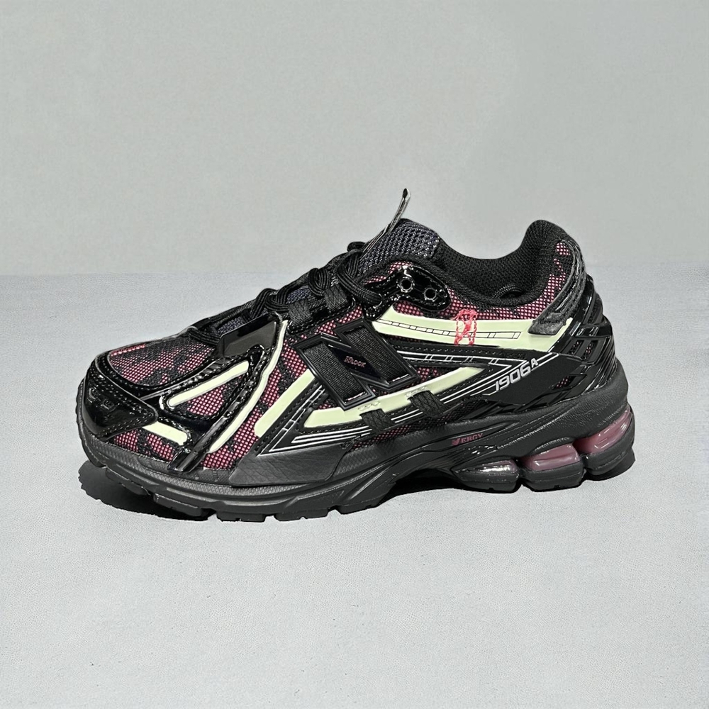 New Balance 1906A • Black Pink