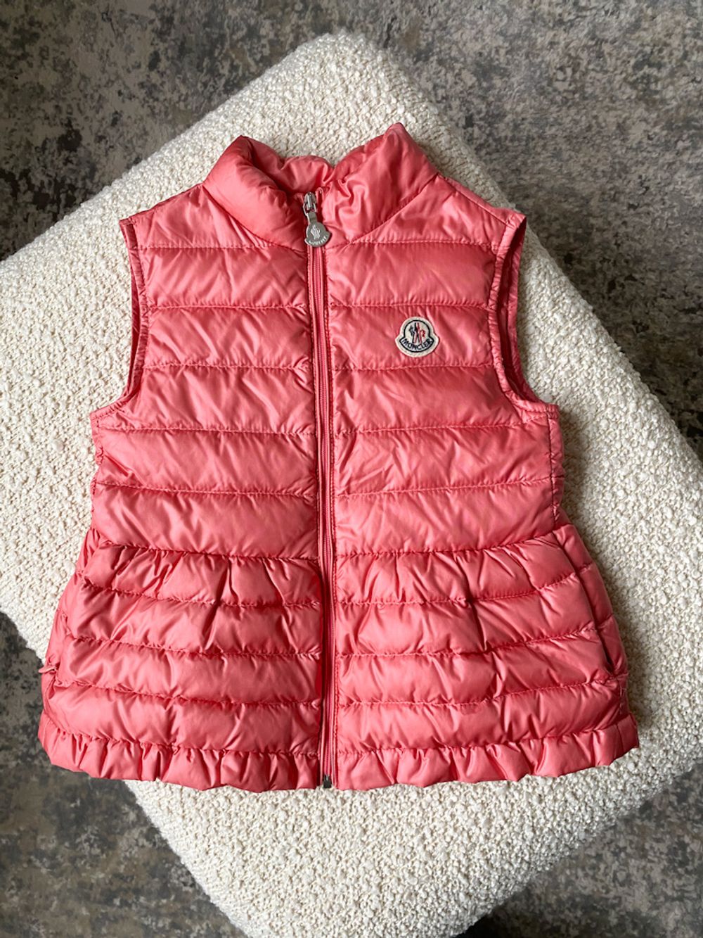 Пуховый жилет Moncler, 104-110
