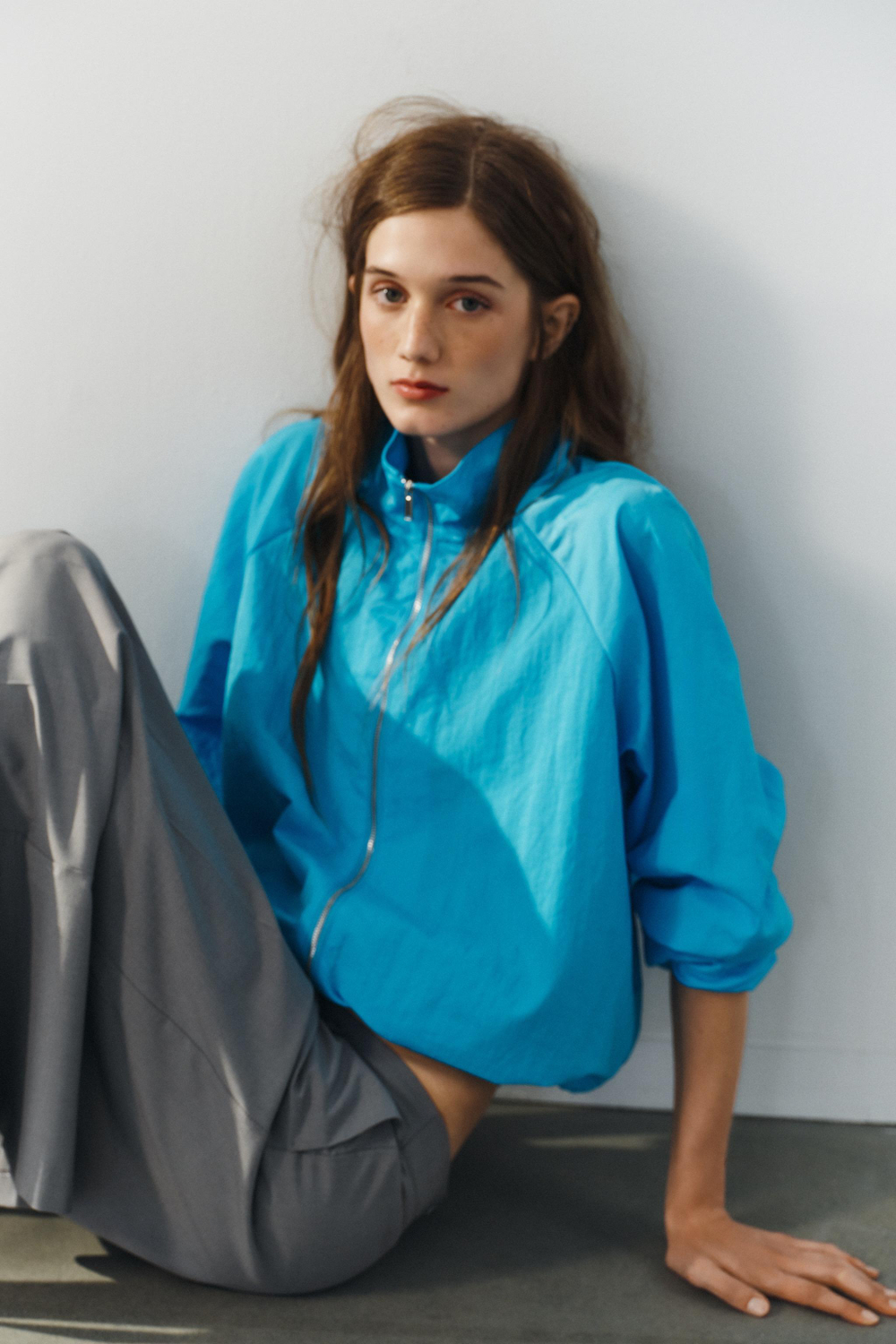 КУРТКА ИЗ ТЕХНИЧЕСКОЙ ТКАНИ НА МОЛНИИ — ZARA