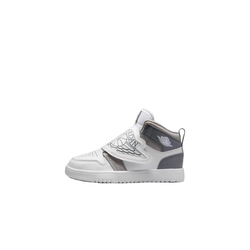 alt="Jordan Sky Jordan 1 PS Cool Grey BQ7197-011 детские кроссовки серо-белого цвета вид сбоку на белом фоне"