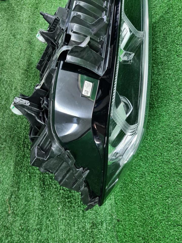 Фара левая BMW 7er G11 G12 (2019-2022) LED