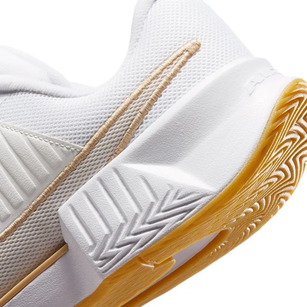 Женские Кроссовки теннисные Nike Zoom GP Challenge Pro - white/lt orwood/summit white/linien