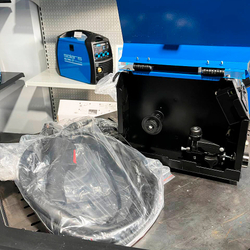 Полуавтомат сварочный Solaris FLUX-200 (230В; 20-180 А; FLUX/MMA/TIG LIFT; байонетный разъем; без подкл. газа) SL5712-1
