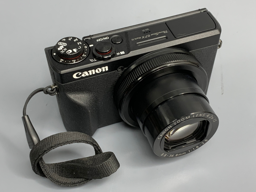 Canon G7X Mark III