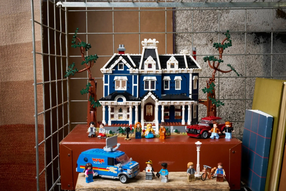 Конструктор LEGO Icons 11370 Stranger Things: The Creel House