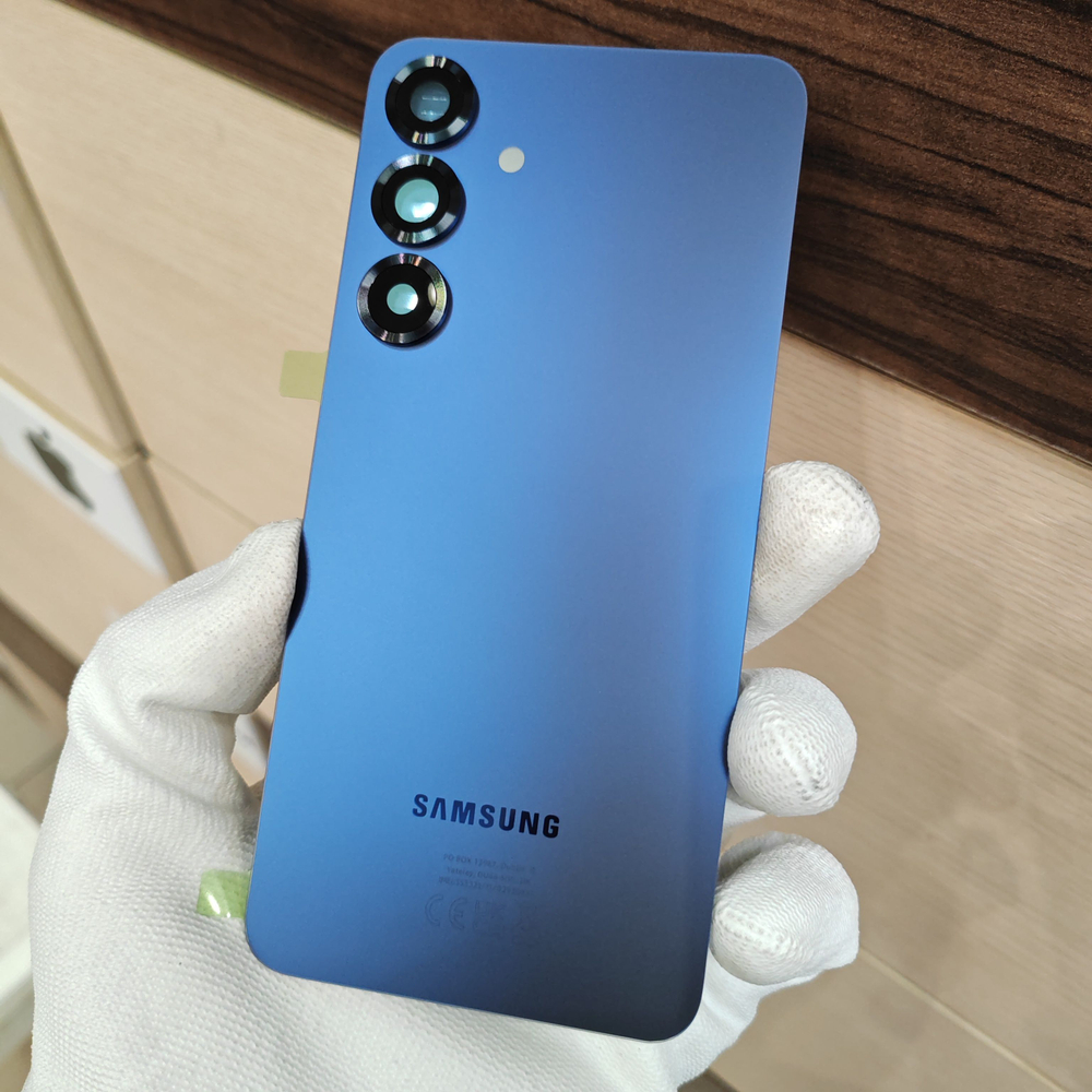 Крышка для Samsung S25 Plus (заднее стекло) "Премиум качество" цвет: Светло-Зелёный / Мятный
