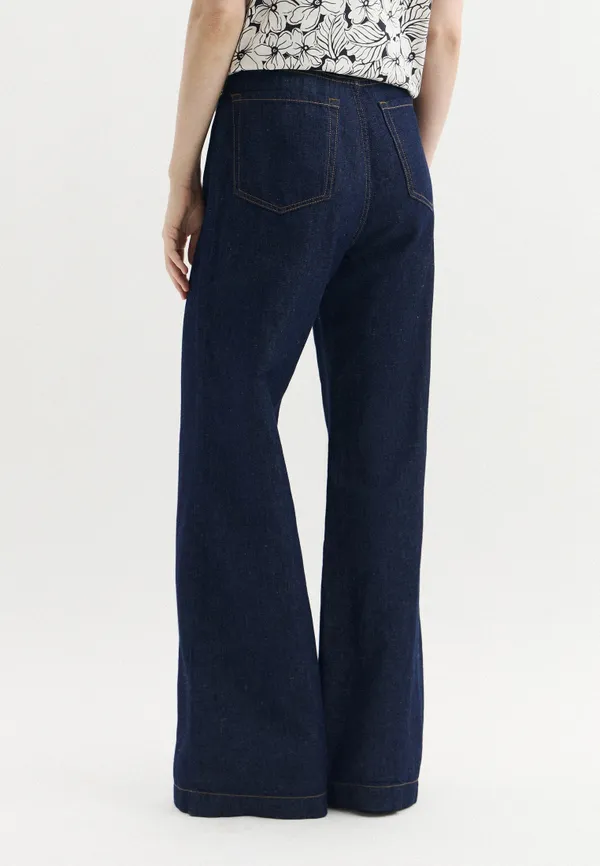 Джинсы женские WEEKEND MAX MARA WKDLATINO
