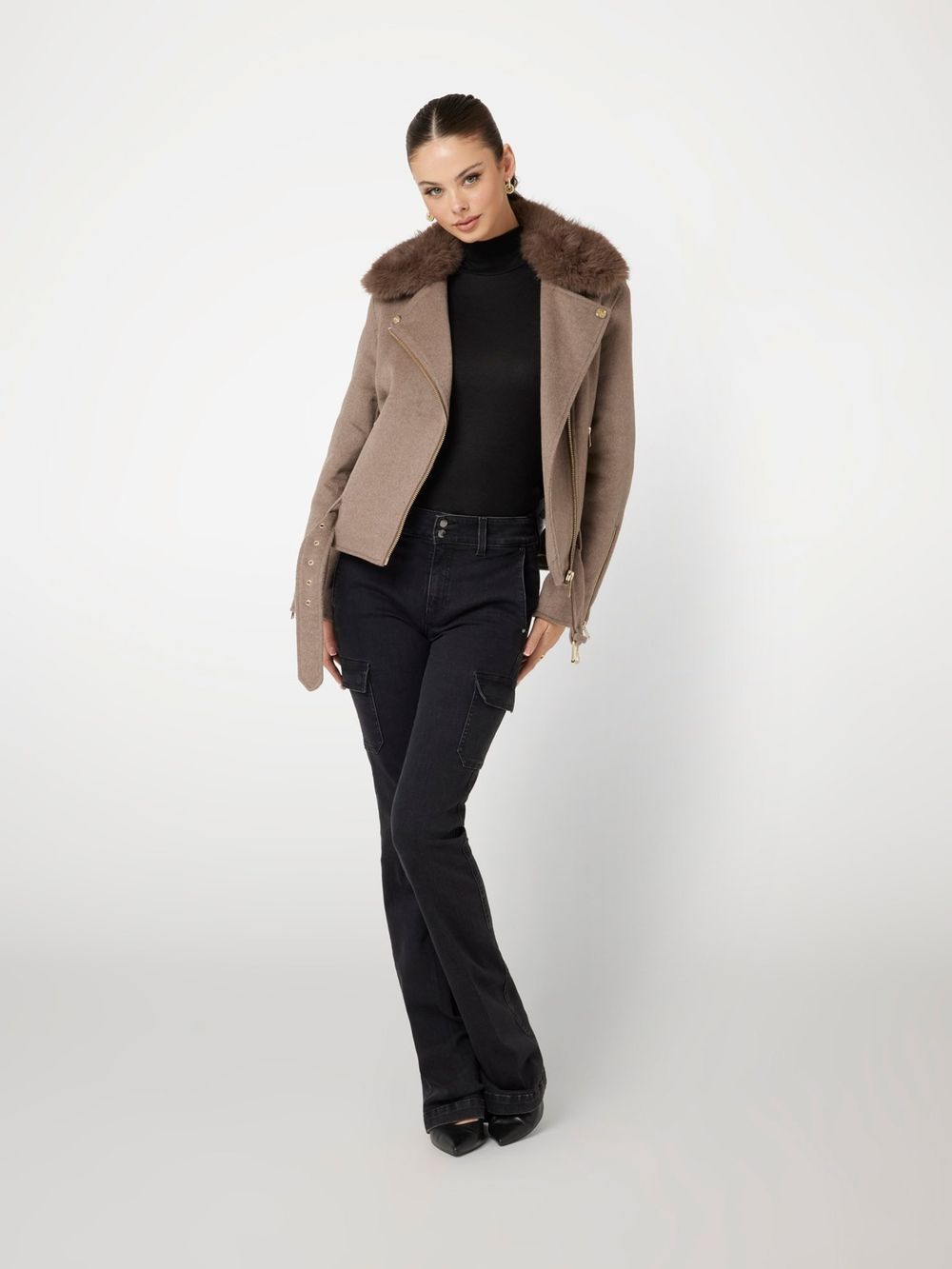 Джинсы bootcut cargo женские GUESS