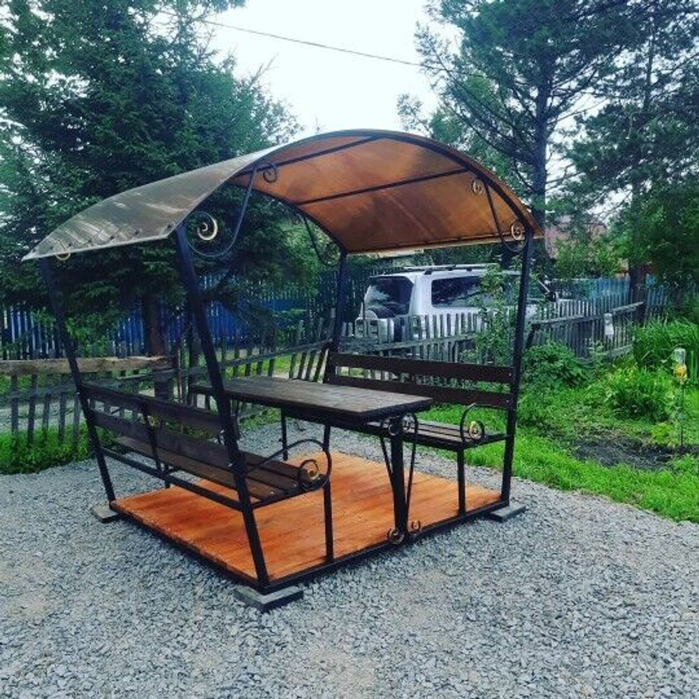 Беседка на металлическом каркасе 2х2,3х2,4 м