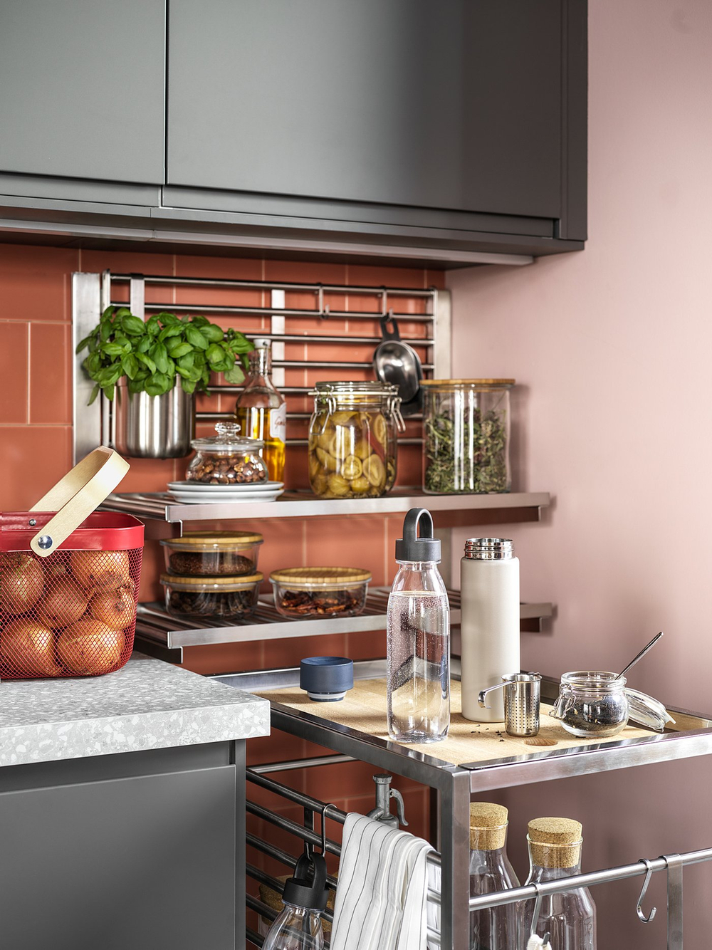 IKEA MITTLED  (ИКЕА МИТТЛЕД)  -  Светодиодная подсветка для кухни - с регулировкой яркости серебристый 40 см