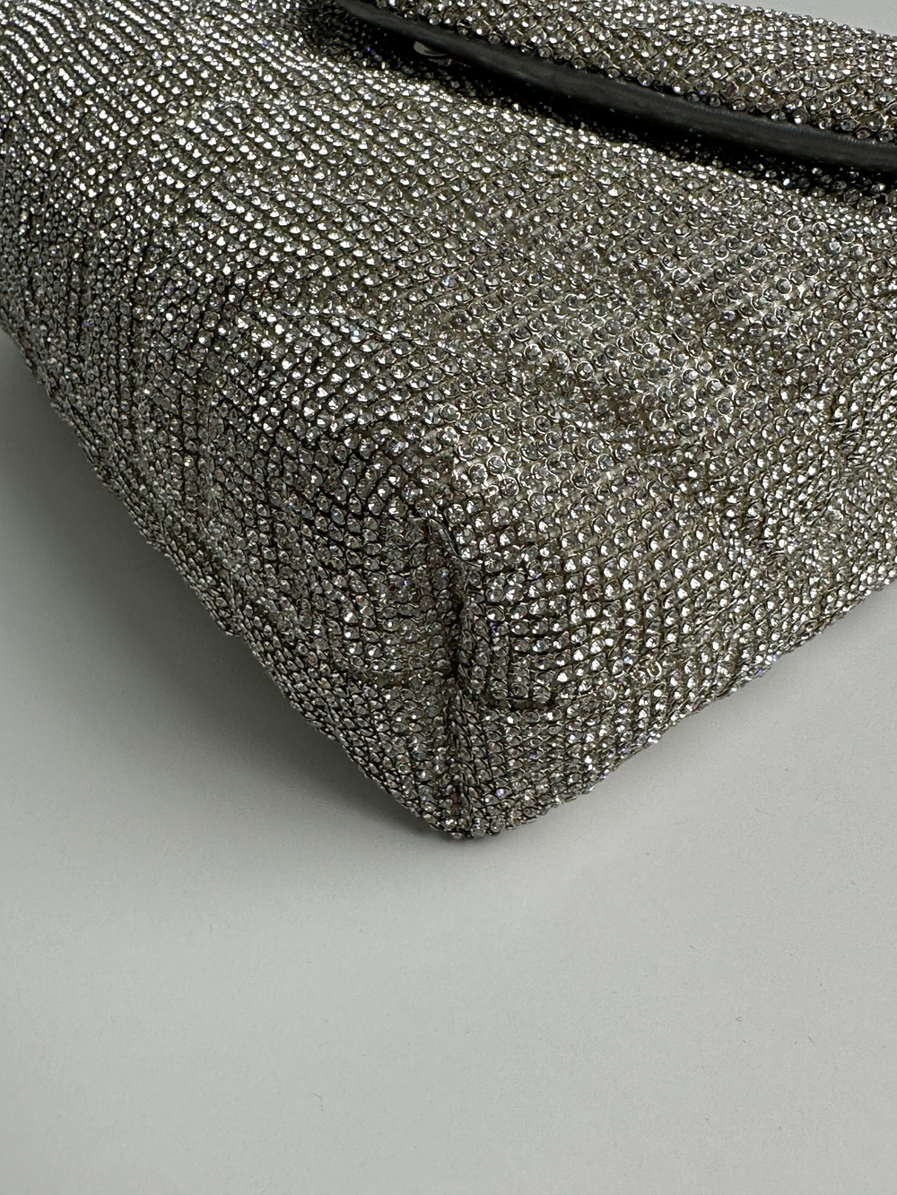 Сумка Saint Laurent Loulou Small crystal shoulder bag