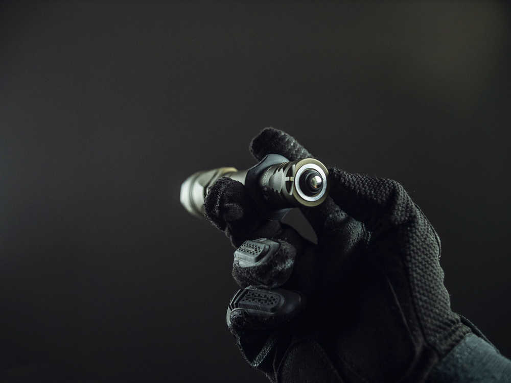 Фонарь светодиодный тактический Armytek Dobermann Pro Magnet USB, 1500 лм, Olive, Белый свет