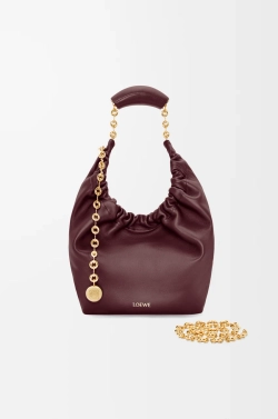 Loewe Маленькая сумка-мешок Squeeze из мягкой кожи ягненка наппа, бургунди