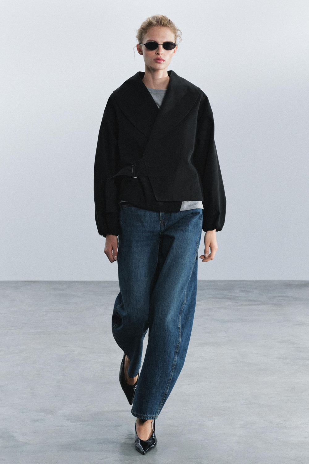 ZARA КОРОТКАЯ КУРТКА С ПРЯЖКОЙ — ZW COLLECTION, ЧЕРНЫЙ