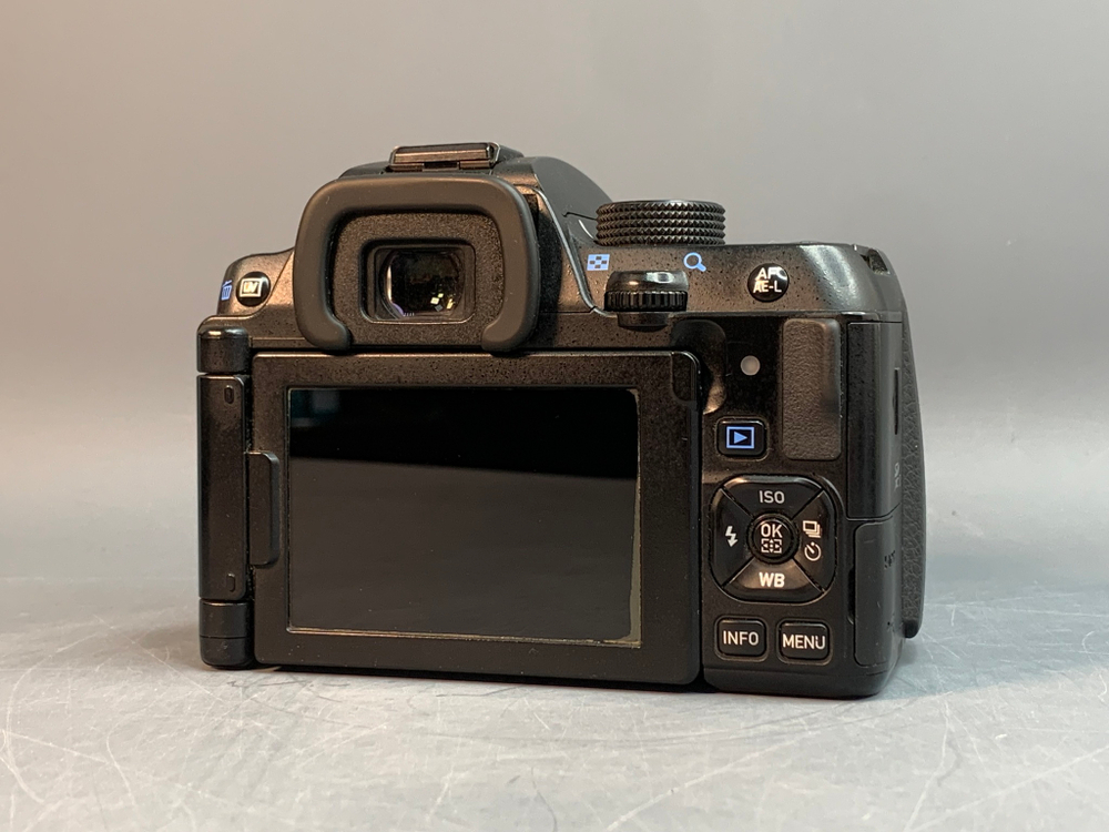 Pentax K-70 Kit 18-55 35.590 кадров