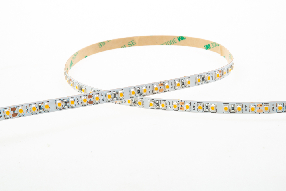Лента светодиодная SMD тёпло-белая DC24V 9, 6W/m 3000K 1150Lm/m 120д/м CRI>85 IP20,  упаковка 5 метров,  ширина 8мм,  высота 2мм,  самоклейкая   Артикул: DN18381WWRA85