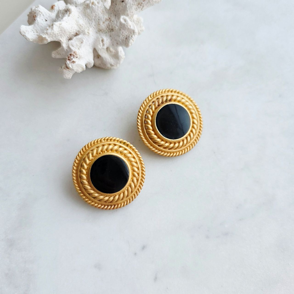 Клипсы Anne Klein с черной серединкой