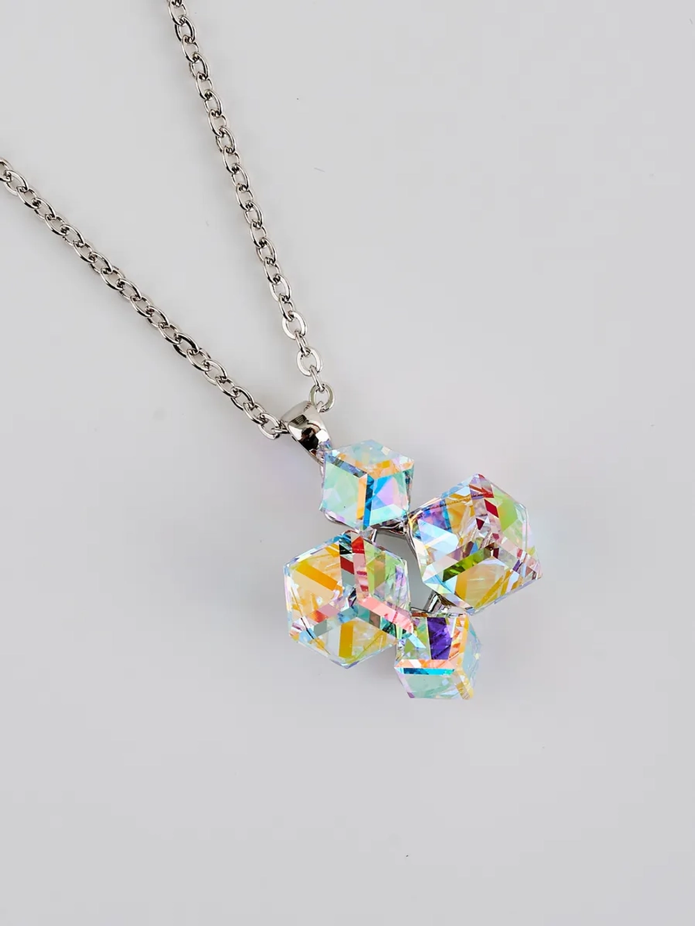 Подвеска-ромб Мираж с кубиками-хамелеонами Swarovski