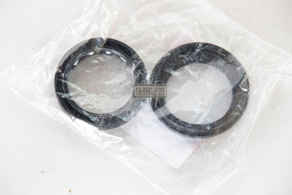 51490-MKA-D81 (51490-MER-R61). SEAL SET, FR. FORK