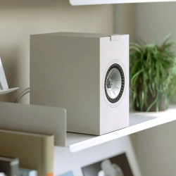 Полочная акустика KEF Q1 Meta Satin White