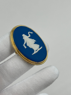 Брошь Wedgwood синяя