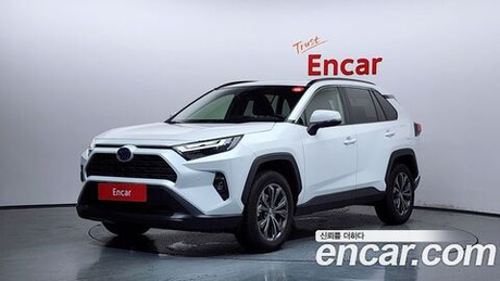Toyota RAV4 2.5 2WD Hybrid XLE — 2024