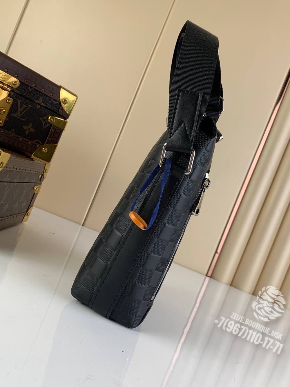 Сумка через плечо Louis Vuitton Discovery BB