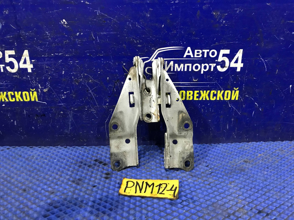 Петля капота правая NISSAN LIBERTY 1998