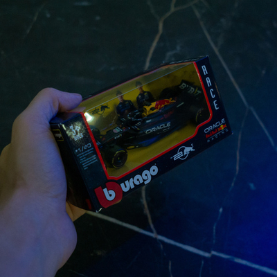 Модель болида F1 Red Bull RB19 Miami GP 2023 Bburago 1:43
