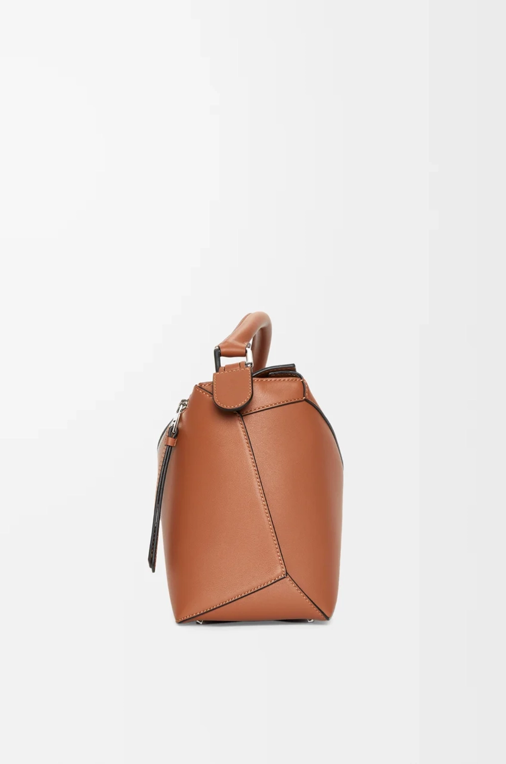 Loewe Сумка среднего размера Puzzle Edge из классической телячьей кожи, коричневый