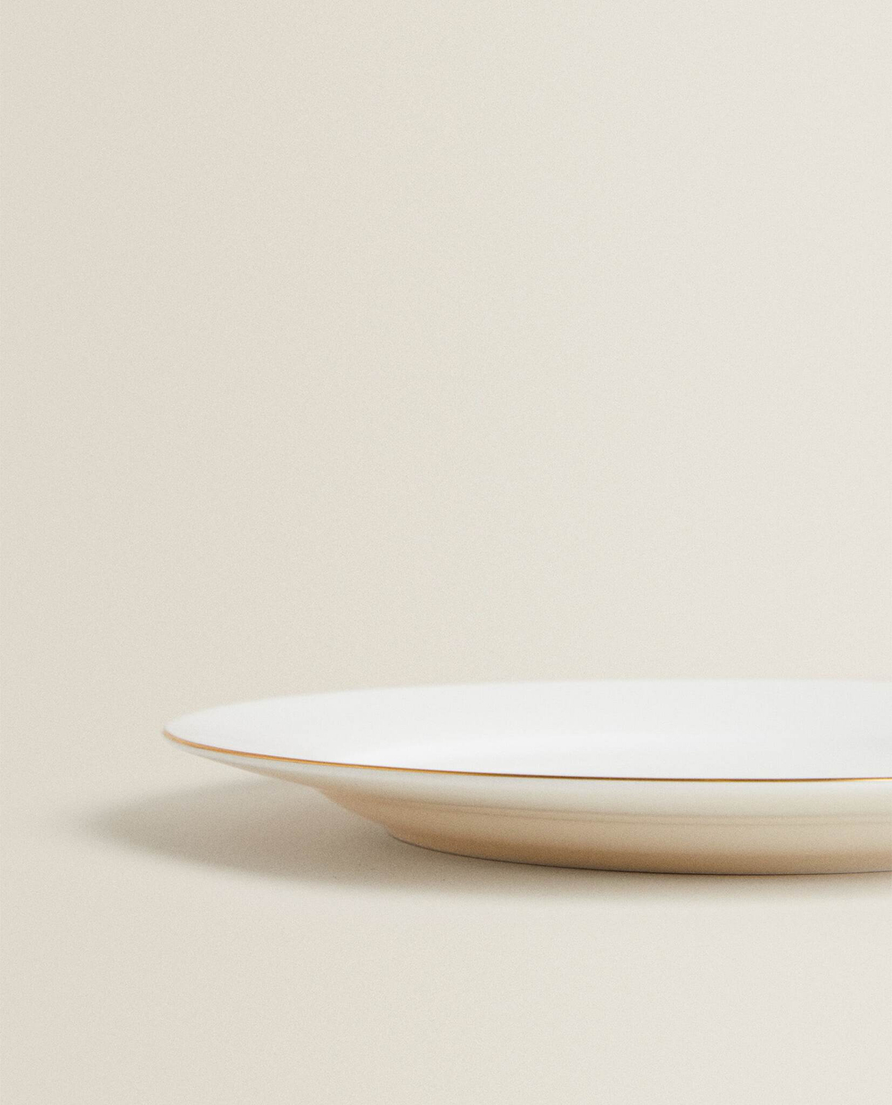 ZARA HOME ДЕСЕРТНАЯ ТАРЕЛКА ИЗ КОСТЯНОГО ФАРФОРА, ЗОЛОТОЙ