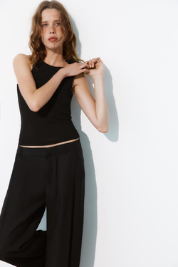 ZARA СТРУЯЩИЕСЯ БРЮКИ СО СКЛАДКАМИ, ЧЕРНЫЙ