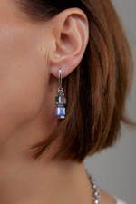 Серьги из голубых кубиков Swarovski, оттенок серебро