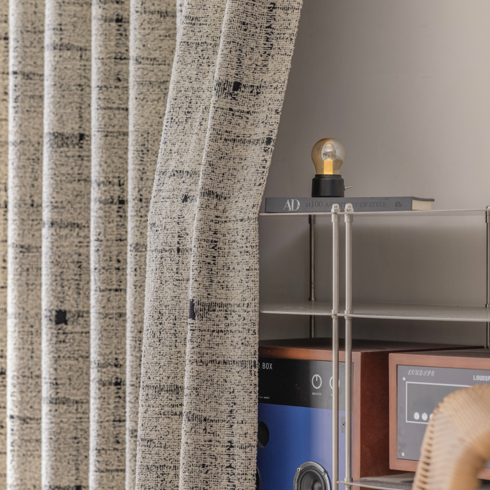 Шерстяная портьерная ткань «Pearl Tweed» — натуральная шерсть с мелким твидовым переплетением в светлой гамме