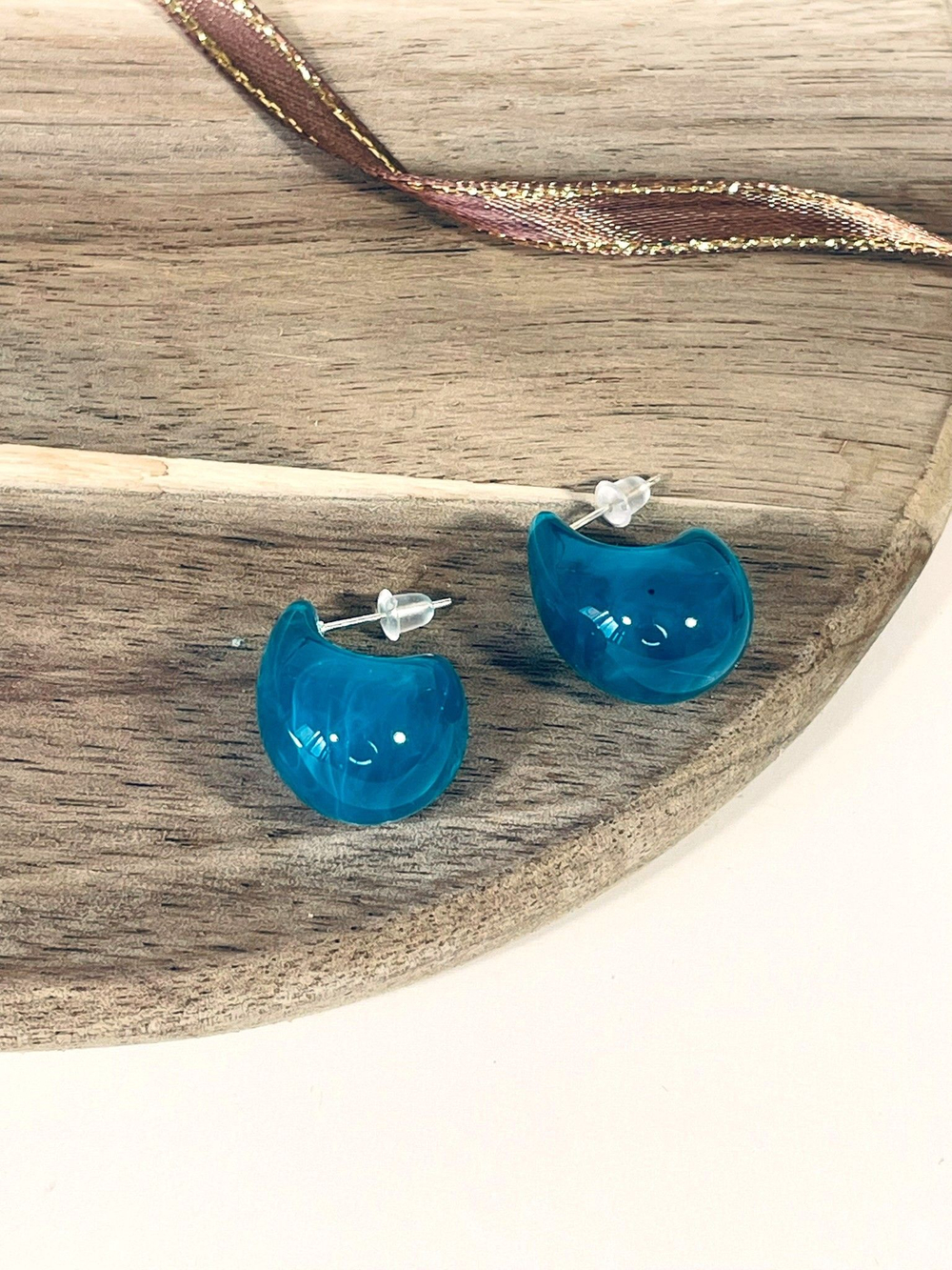 Серьги из акрила капля