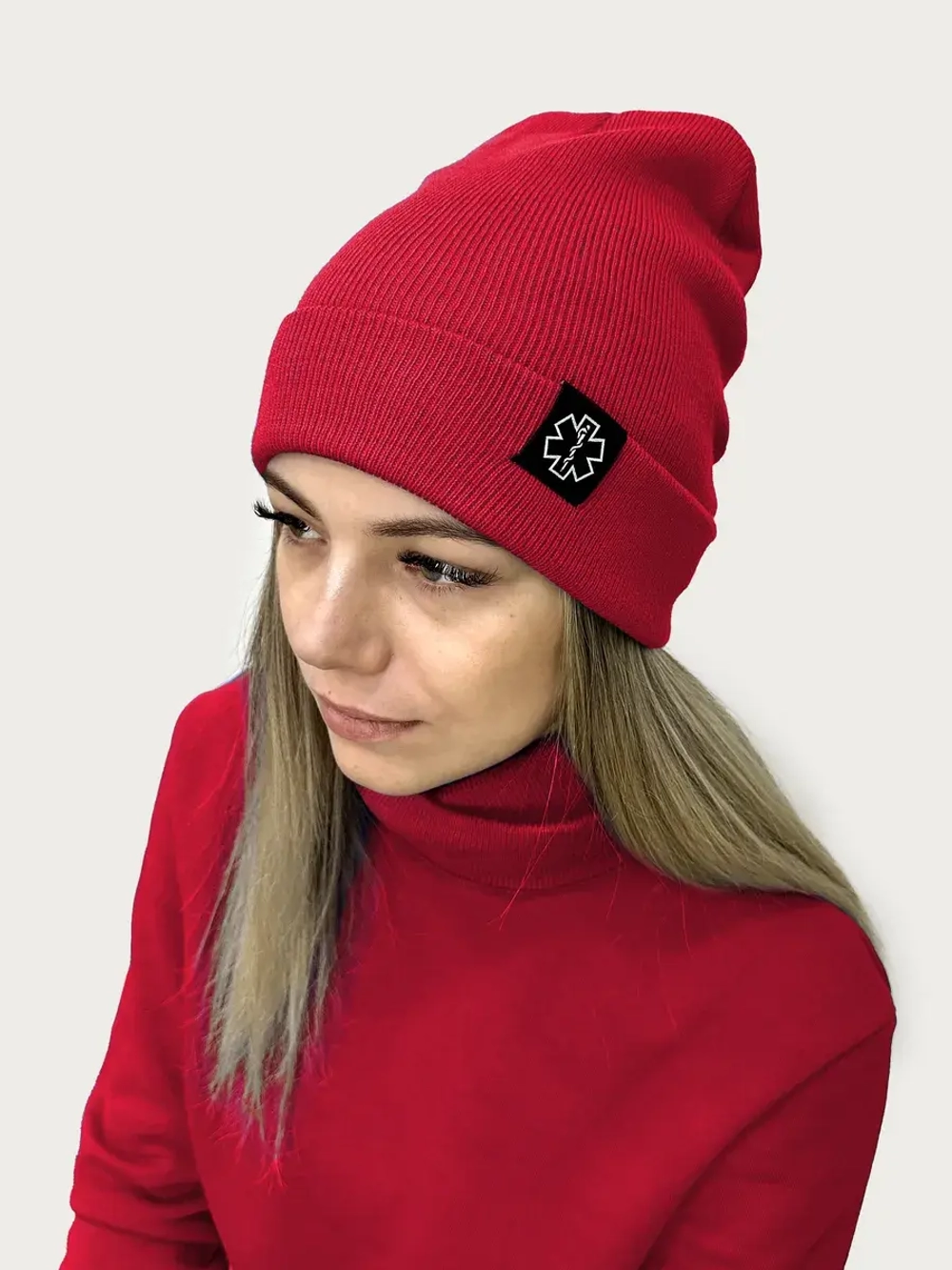 Шапка со снудом Скорая помощь