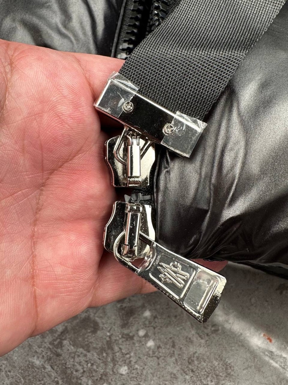 Пуховик Moncler