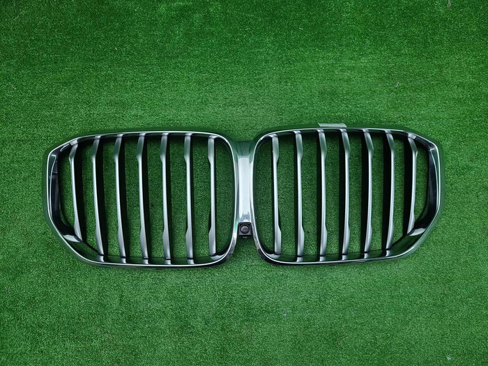 Решетка радиатора BMW X5 G05 (2018-2023)