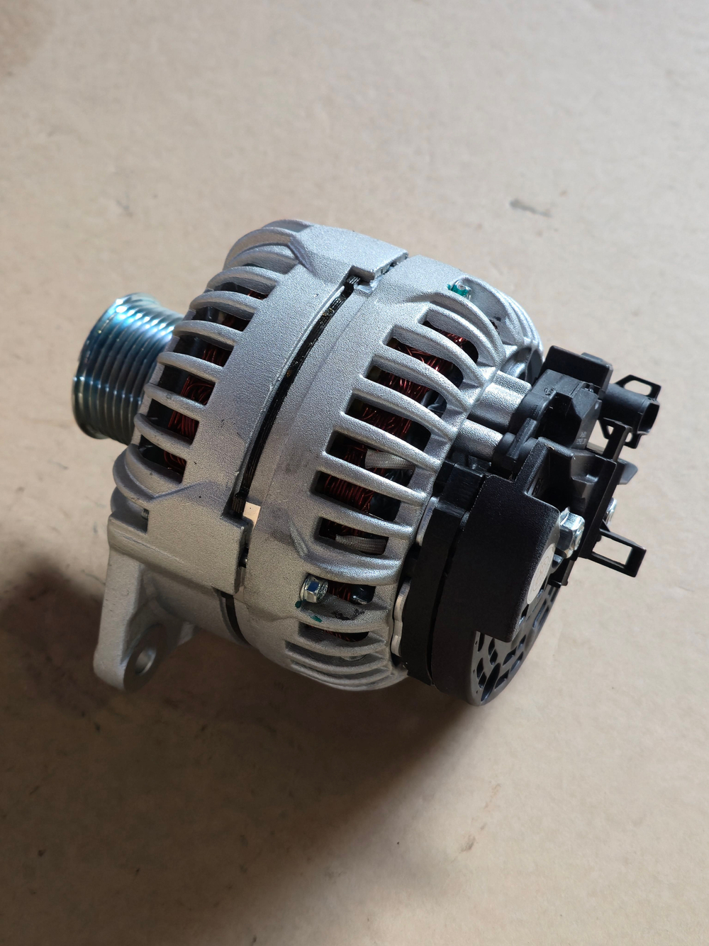 Генератор КАМАЗ дв.CUMMINS ISLe-400 ЕВРО-4 28В 110А AVTOELECTRICA