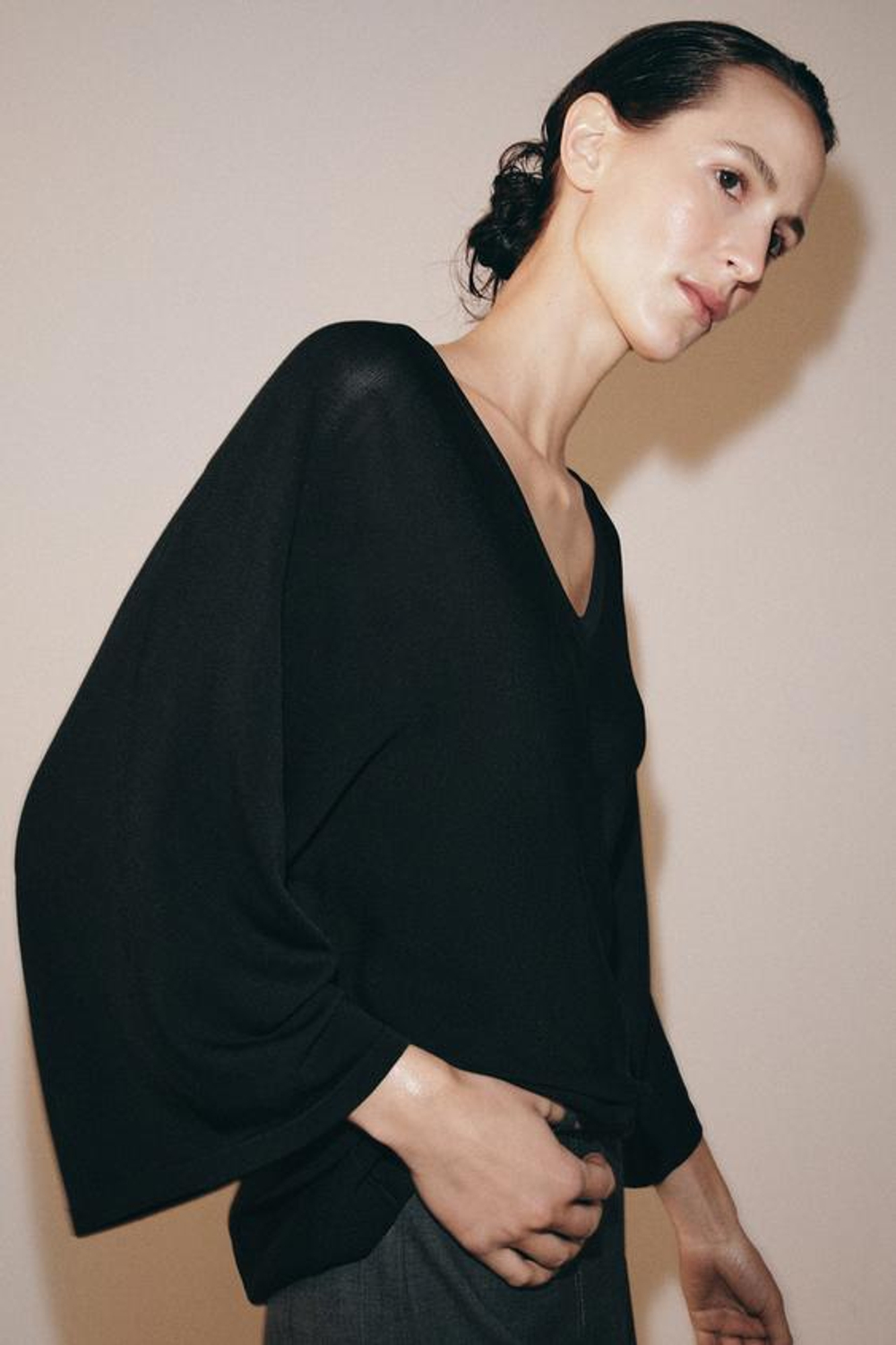 V-образный вырез трикотажный свитер - ZARA