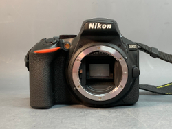 Nikon D5600 kit AF-P 18-55mm VR 2.800 кадров