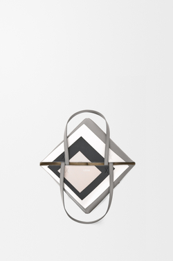 Loewe Средняя складная сумка-тоут Puzzle Fold из телячьей кожи наппа, серый