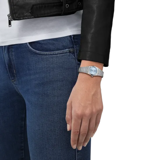 на руке Tissot T137.010.11.351.00