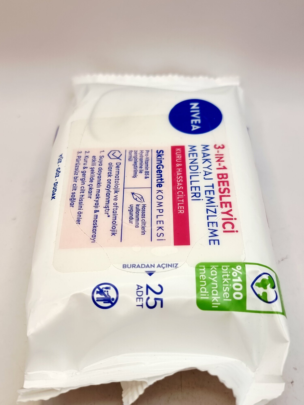 Салфетки для снятия макияжа  Nivea Aqua Effect Sensitive с  миндальным маслом и Hydra IQr 1 уп.  (Германия)