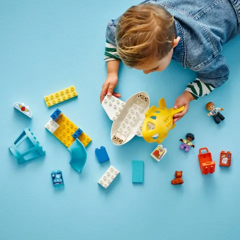 Конструктор LEGO Duplo 10443 Первый раз в аэропорту
