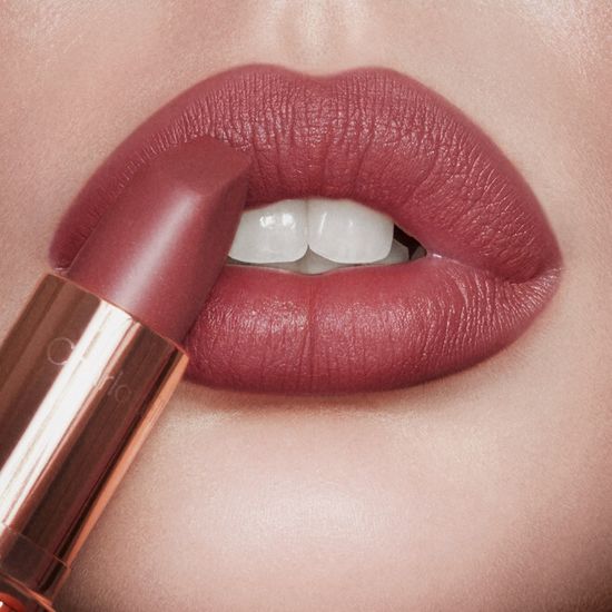 Матовая помада Charlotte Tilbury Matte Revolution